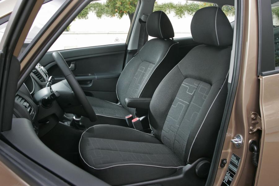  Kia Venga 2010 года  (фото 61 из 199)